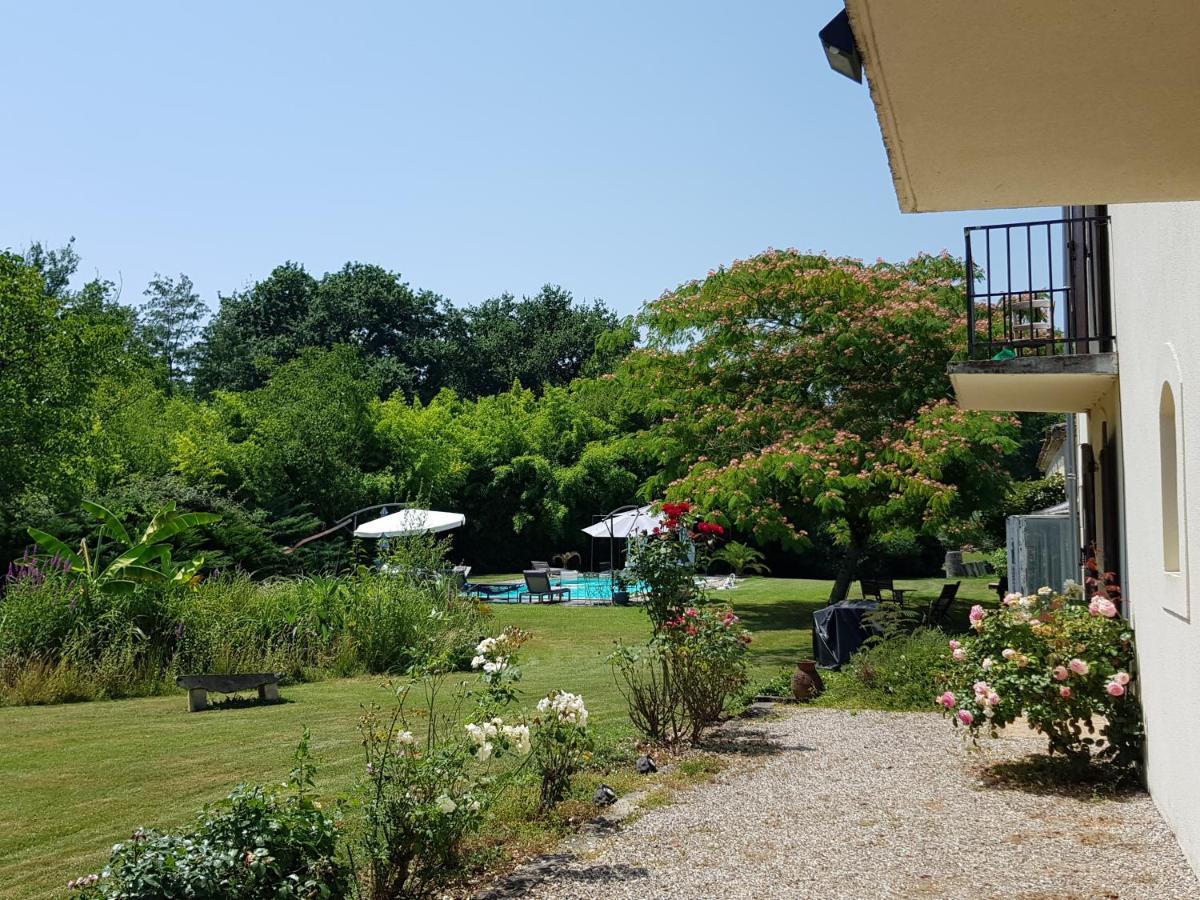 Domaine De Baise Bed & Breakfast Feugarolles Exterior photo
