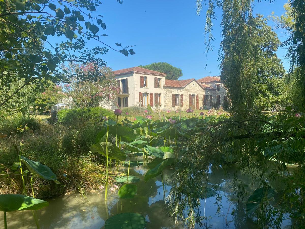 Domaine De Baise Bed & Breakfast Feugarolles Exterior photo
